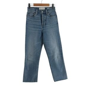 Aritzia Denim Forum Arlo High Rise Straight Jeans in Light Blue frayed hem sz 24